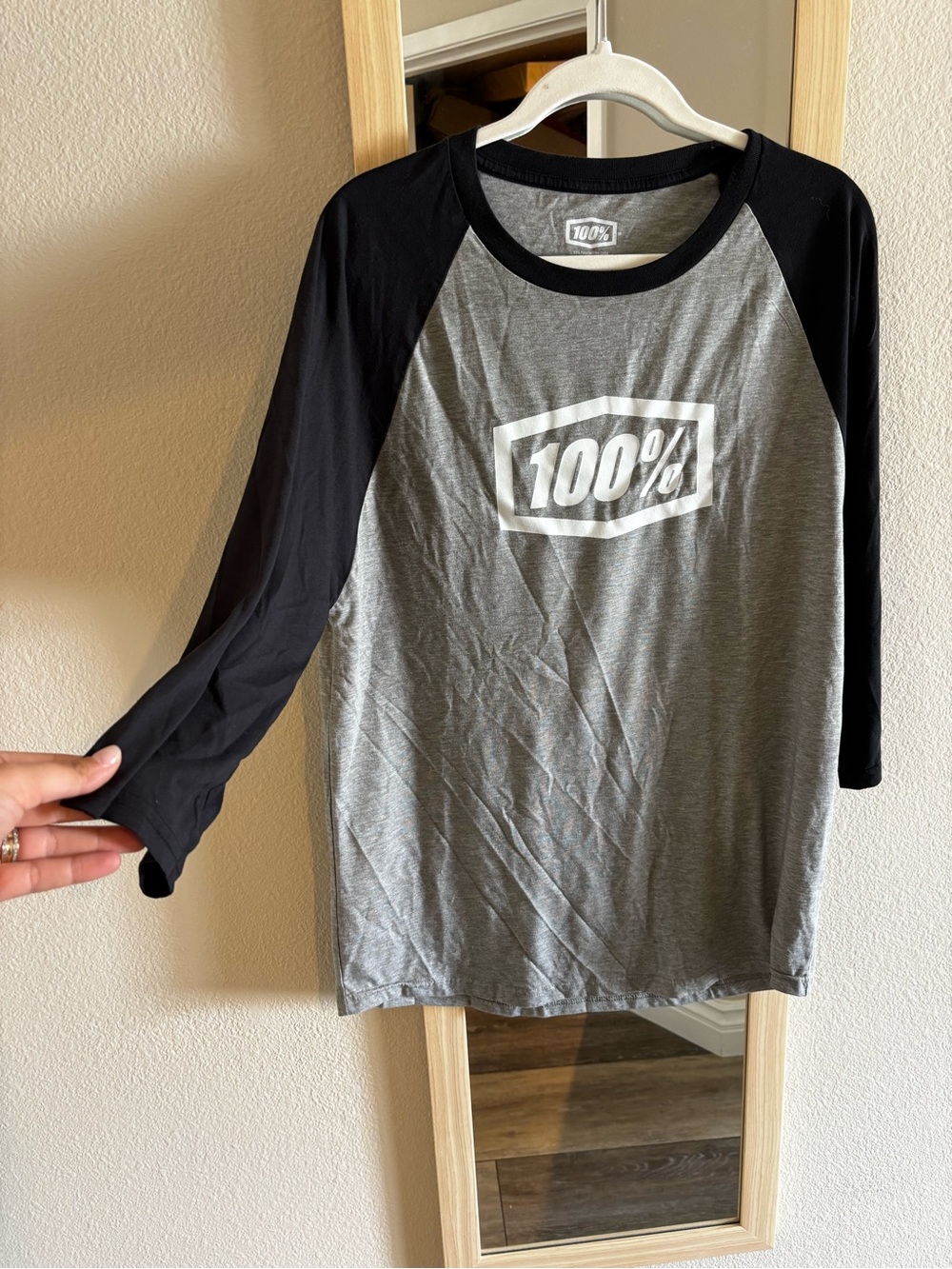 Menโs MTB Riding Shirt in Gray and Black